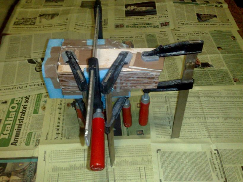 [Immagine: 201118171342_C incollaggio.JPG]